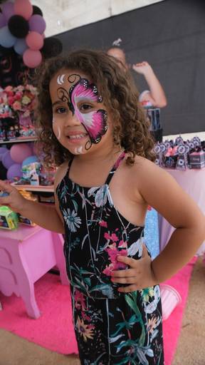 Aniversário de 10 Anos Nicoly
Câmera FujiFilm X-T30 Mirrorless  tema  do aniversário TiK Tok