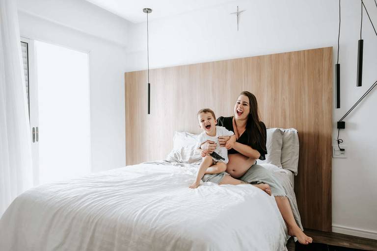 Fotógrafa Ensaio gestante natural em casa mãe e filho Santo André SP