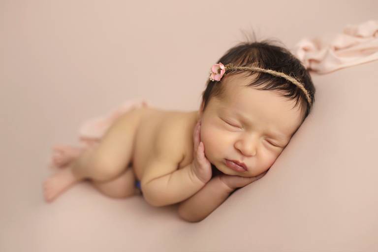 Sessão Fotográfica de Recém-Nascido, estúdio em Massámá Norte, Belas, LisboaSessão Fotográfica de Recém-Nascido, estúdio em Massámá Norte, Belas, LisboaSessão Fotográfica de Recém-Nascido, estúdio em Massámá Norte, Belas, Lisboa