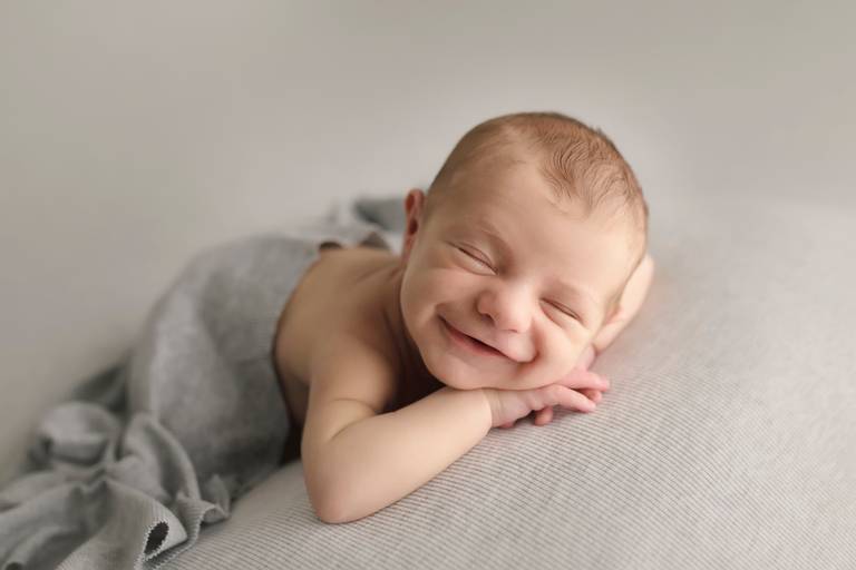 Sessão Fotográfica de Recém-Nascido, estúdio em massaja Norte, Belas, Lisboa