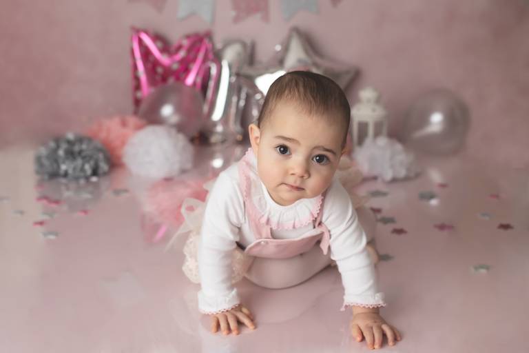 Sessão Fotográfica Bebé (first steps) Sessão Fotográfica de estúdio em Massámá Norte, Belas, Lisboa