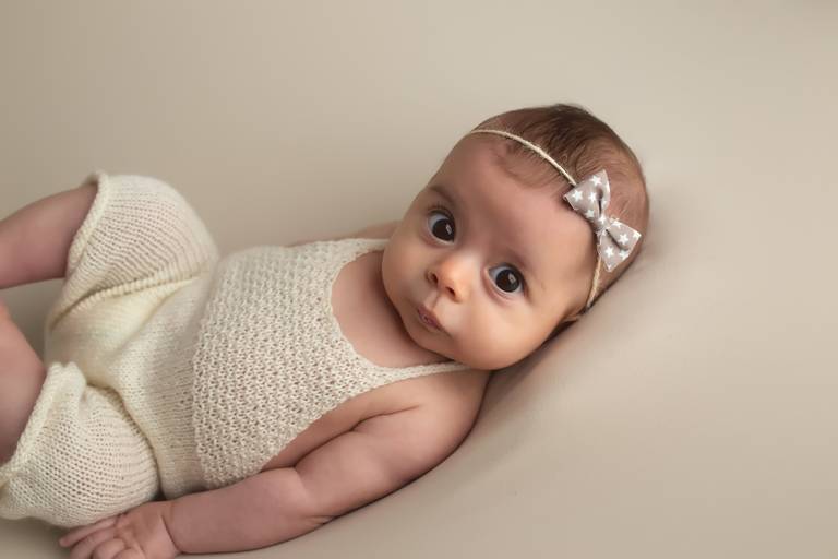 Sessão Fotográfica Bebé (first steps) Sessão Fotográfica de estúdio em Massámá Norte, Belas, Lisboa