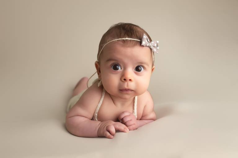 Sessão Fotográfica Bebé (first steps) Sessão Fotográfica de estúdio em Massámá Norte, Belas, Lisboa
