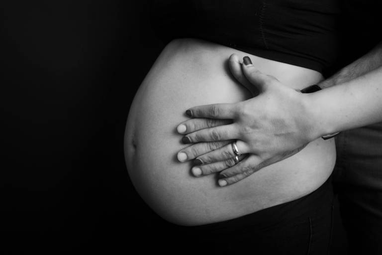 Sessão Fotográfica Pré-mamã, Maternidade, Gravidez, estúdio em Massamá Norte, Belas, Lisboa