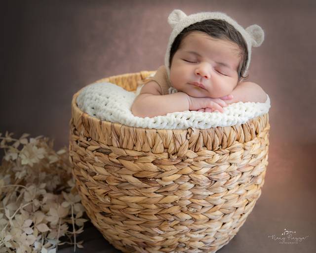 Este bebê parece um ursinho