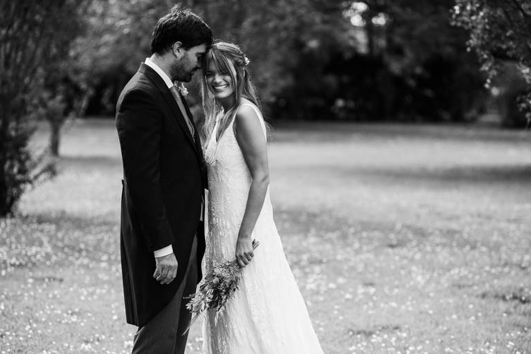 Las Bétulas, Luján. Boda al aire libre. Sesión de fotos novios. Marcos Pasquare, fotógrafo de bodas Buenos Aires, Argentina.