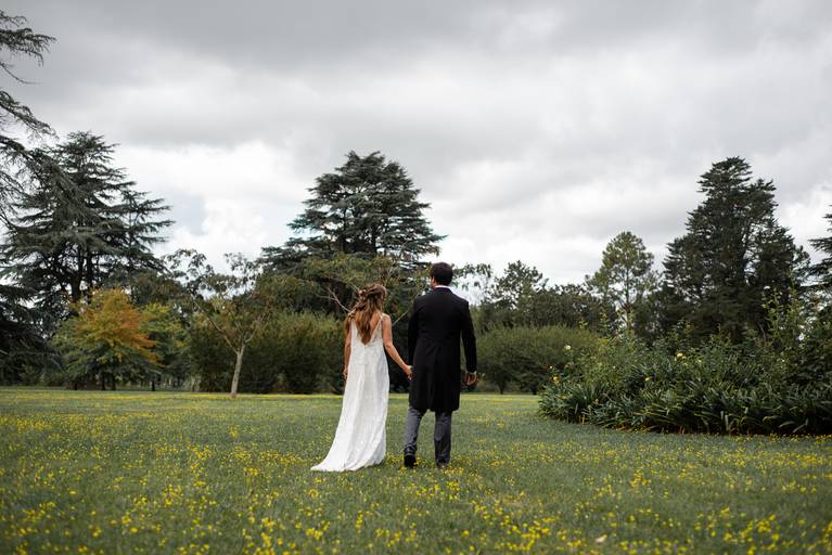 Las Bétulas, Luján. Boda al aire libre. Sesión de fotos novios. Marcos Pasquare, fotógrafo de bodas Buenos Aires, Argentina.