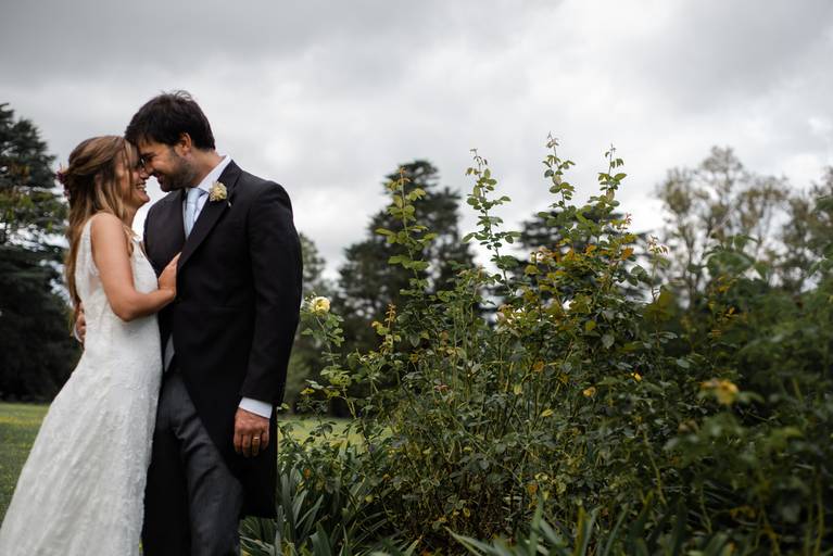 Las Bétulas, Luján. Boda al aire libre. Sesión de fotos novios. Marcos Pasquare, fotógrafo de bodas Buenos Aires, Argentina.