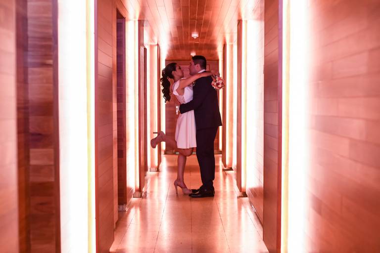 Boda en el civil de Uruguay, CABA. Retrato de los novios. Marcos Pasquare fotógrafo de bodas