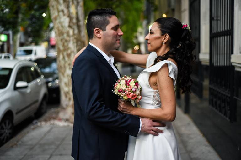 Retratos de los novios en Palermo, Casa Meraki, CABA. Retrato de los novios. Marcos Pasquare fotógrafo de bodas
