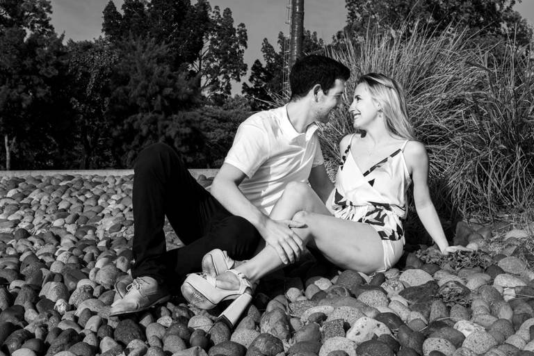 El Planetario, CABA. Sesión pre boda. Marcos Pasquare Fotógrafo de Bodas. Blanco y negro.