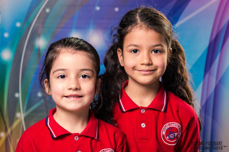 Mellizas en la fotografía escolar. Marcos Pasquare Fotografía escolar.