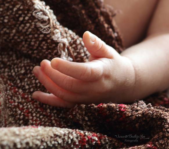 newborn - manito de bebe