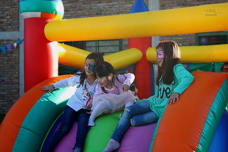 niñas jugando en pelñotero