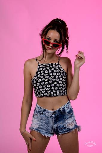 retrato chica con lentes