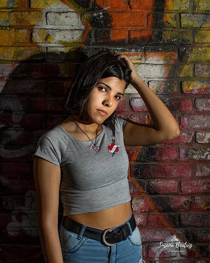  retrato quiceañera y mural