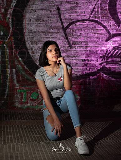  retrato quiceañera y mural