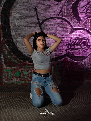  retrato quiceañera y mural