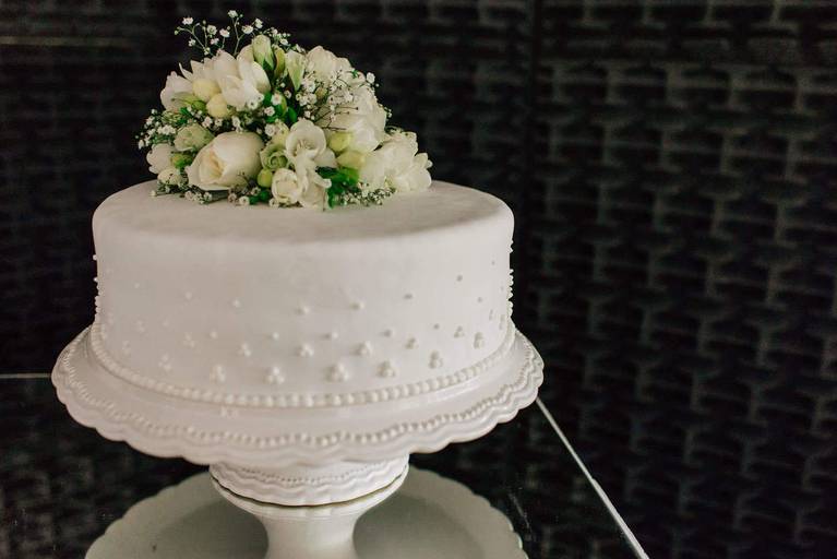 torta de casamiento clasica blanca 