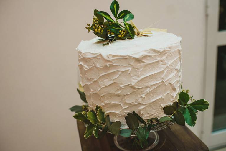 torta de casamiento blanca simple 