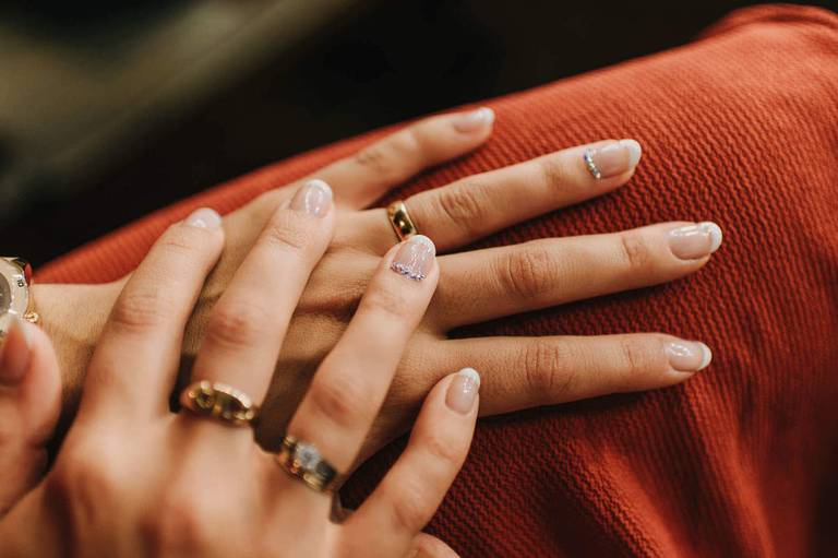 detalle de uñas de casamiento para novias