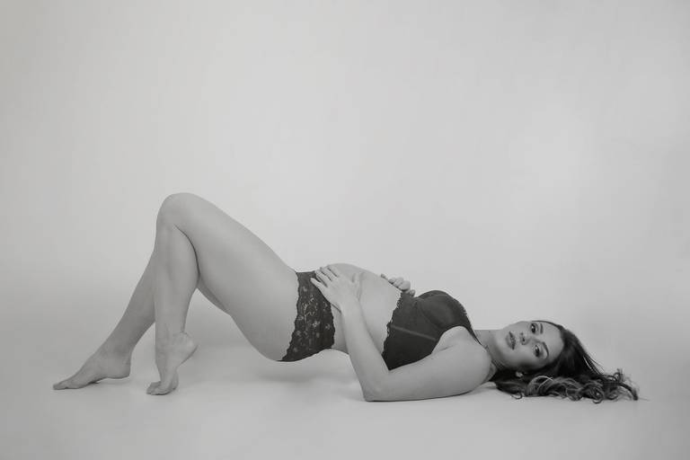 Ensaio gestante Lytsa em estúdio