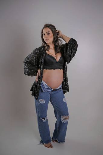 Ensaio gestante Lytsa em estúdio