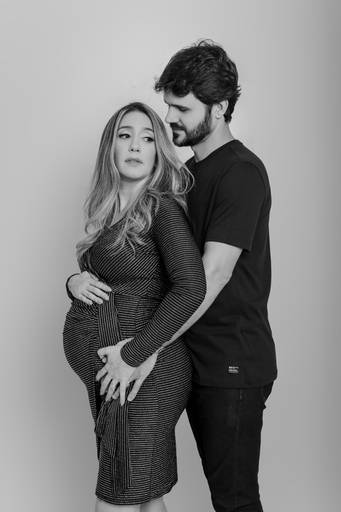 Ensaio gestante Mari em estúdio