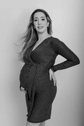 Ensaio gestante Mari em estúdio