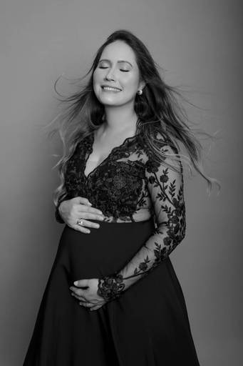 Ensaio gestante aLine estúdio