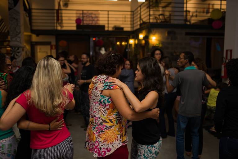 Evento MinasMigra BH, imigrantes haitianos BH, imigrantes latinos BH, festa de imigrantes BH, dança BH, evento de dança BH, roda de cassino BH, cultura latina BH, dança cubana BH, dança latina BH, espaço odara bh, 