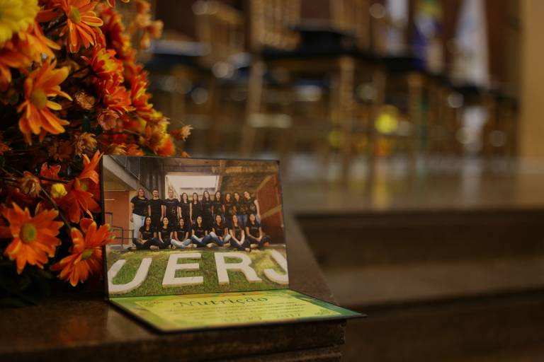 Modelo de placa de homenagem