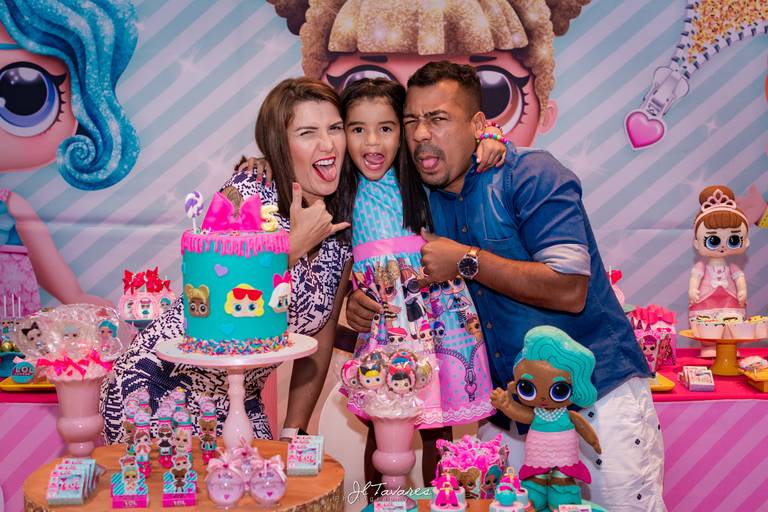 Malu e papais na mesa do bolo, aniversário infantil realizado no shopping nova america, fotografia da pirrlhitus