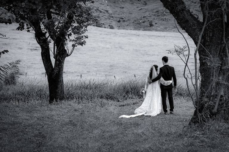 fotógrafo de casamento em alphaville. foto de casamento em alphaville. foto de casamento em barueri. foto de casamento na roça. foto de casamento em santana do parnaíba. foto de casamento em aldeia da serra. casamento gruta alphaville