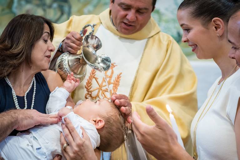 fotógrafo de batizado em alphaville. foto de batizado em alphaville. fotografia de batizado em alphaville. foto de batizado em barueri. foto de batizado em sanatana de parnaíba. foto de batizado nossa senhora do brasil. foto de batizado