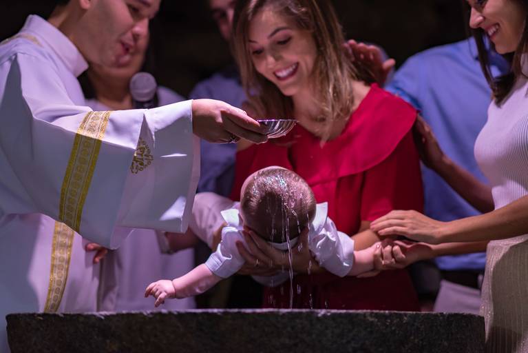 fotógrafo de batizado em alphaville. foto de batizado em alphaville. fotografia de batizado em alphaville. foto de batizado em barueri. foto de batizado em sanatana de parnaíba. foto de batizado nossa senhora do brasil. foto de batizado