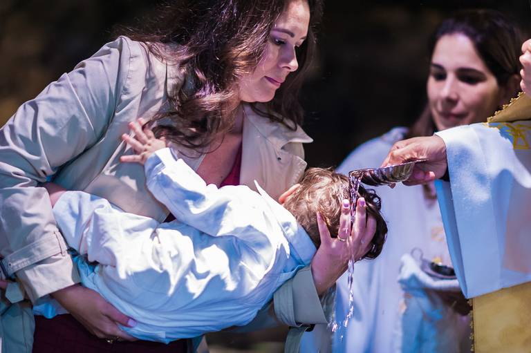 fotógrafo de batizado em alphaville. foto de batizado em alphaville. fotografia de batizado em alphaville. foto de batizado em barueri. foto de batizado em sanatana de parnaíba. foto de batizado nossa senhora do brasil. foto de batizado