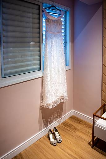 fotografia de casamento Alphaville. foto de casamento na gruta Alphaville. Foto do vestido da noiva.