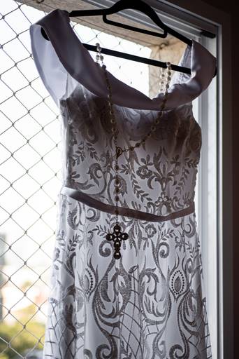 fotografia de casamento Alphaville. foto de casamento na gruta Alphaville. Foto do vestido da noiva.