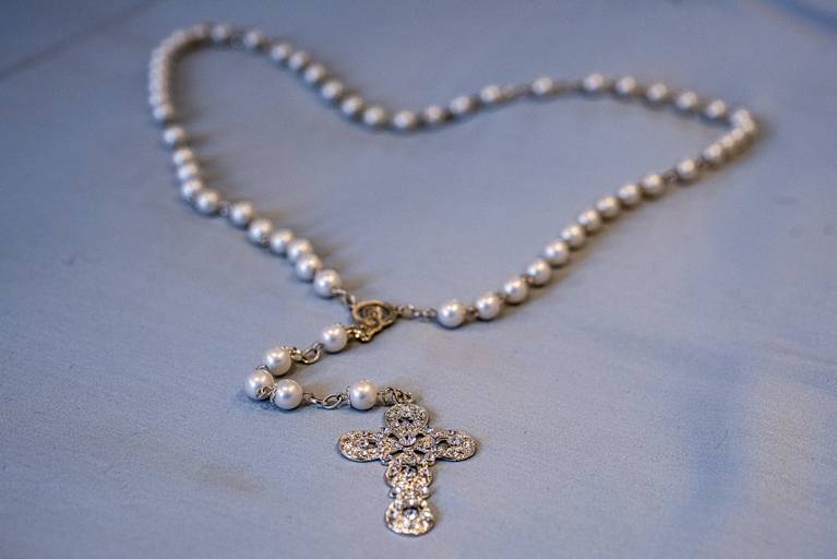 fotografia de casamento Alphaville. foto de casamento na gruta Alphaville. Foto dosacessórios da noiva.