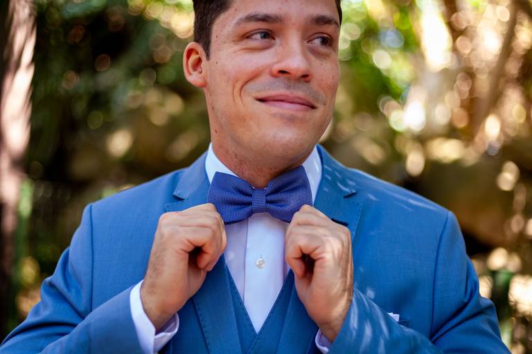 fotografia de casamento Alphaville. foto de casamento na gruta Alphaville. Foto do noivo na igreja.