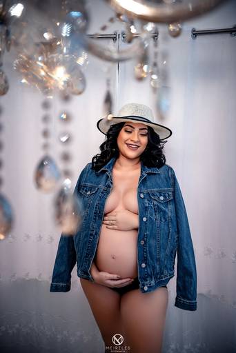 book de ensaio gestante fotografo meireles fotografia em santa cruz da serra duque de caxias baixada fluminense rj jaqueta jeans chapel lustre