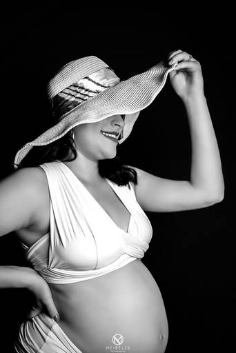 book de ensaio gestante fotografo meireles fotografia em santa cruz da serra duque de caxias baixada fluminense rj chapel fundo preto branco