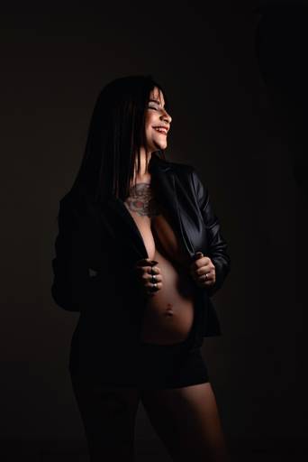 book de ensaio gestante fotografo meireles fotografia em santa cruz da serra duque de caxias baixada fluminense rj jaqueta preta luz 