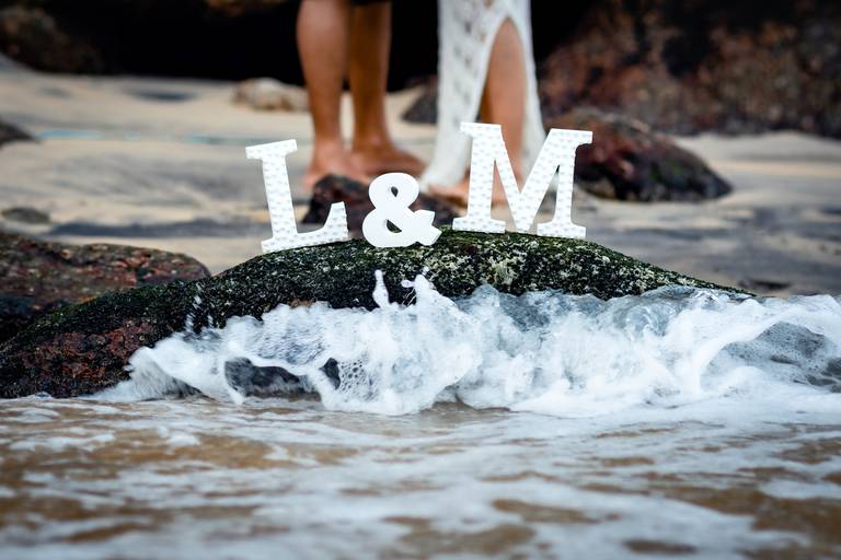 ensaio - casal - pré wedding - noivado - fotografo - casamento - duque - de - caxias - belford - roxo - pes - letras - detalhes