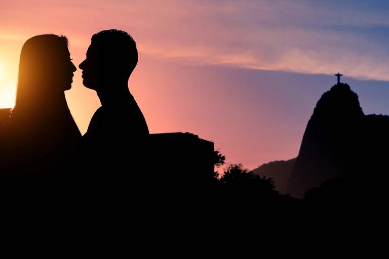 ensaio - casal - pré wedding - noivado - fotografo - casamento - duque - de - caxias - belford - roxo - silhueta - cristo redentor