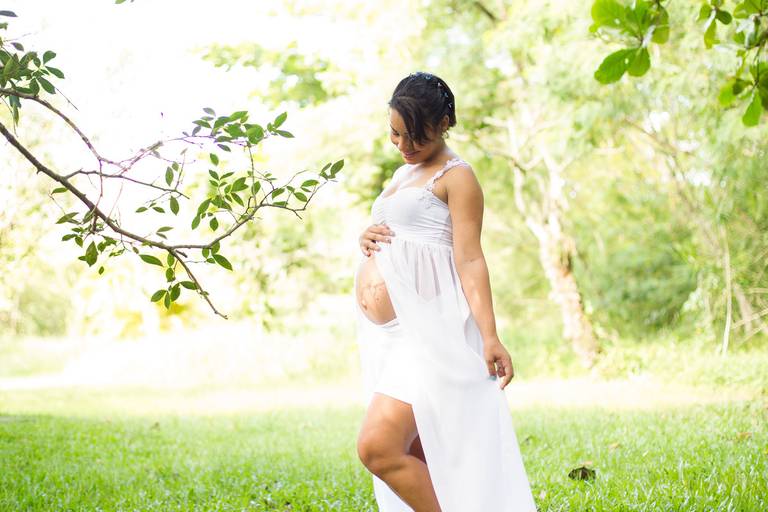 Mamãe - Felicidade na espera do príncipe - Ensaio Gestante - Portinho de Praia Grande/SP.