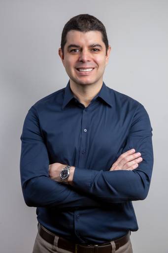 Retrato profissional masculino moderno. Registro por Bruno Arita