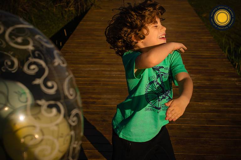 ensaio de aniversário – festa infantil – festa de criança – foto premiada – instinto criativo – Pelotas – Antonio Rocha Fotografias – Fotógrafo de Crianças – Fotógrafo de Eventos – brincadeira de criança – festa em casa – festa no salão - playground