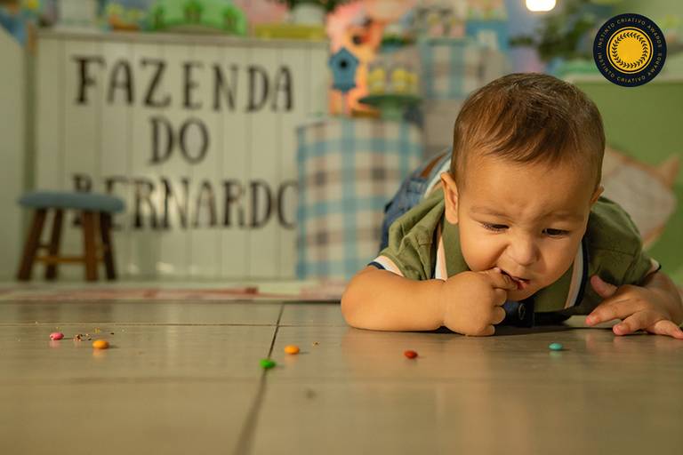 ensaio de aniversário – festa infantil – festa de criança – foto premiada – instinto criativo – Pelotas – Antonio Rocha Fotografias – Fotógrafo de Crianças – Fotógrafo de Eventos – brincadeira de criança – festa em casa – festa no salão - playground